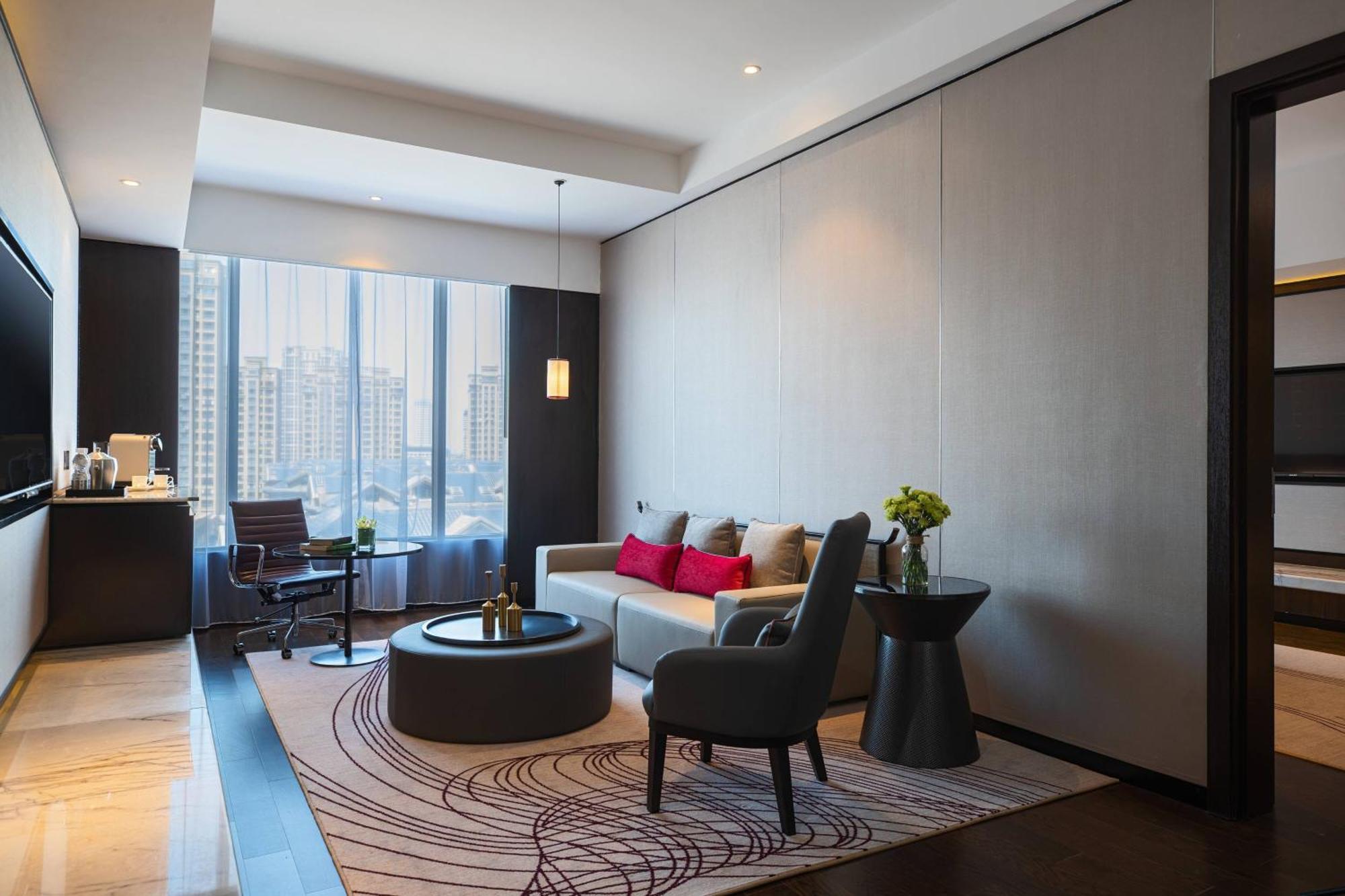 Renaissance Shenyang West Hotel Экстерьер фото